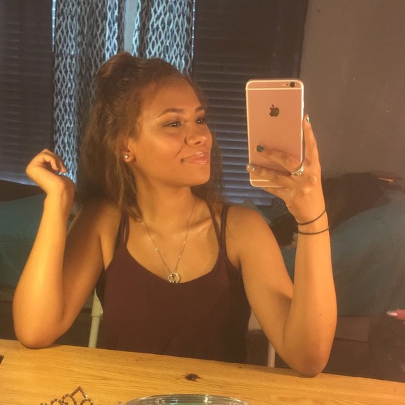 Meet your Posher, Azalea - Picture 1 of 1